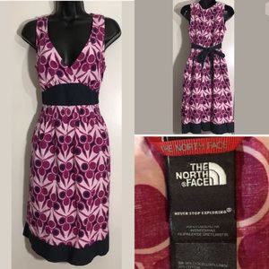 The North Face Med sleeveless V-neck dress
